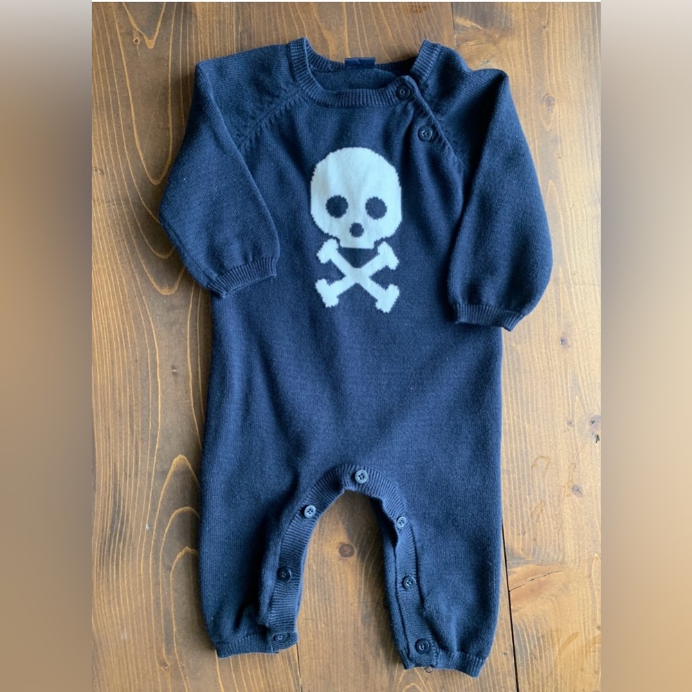 Baby Gap 3-6 month skull onesie